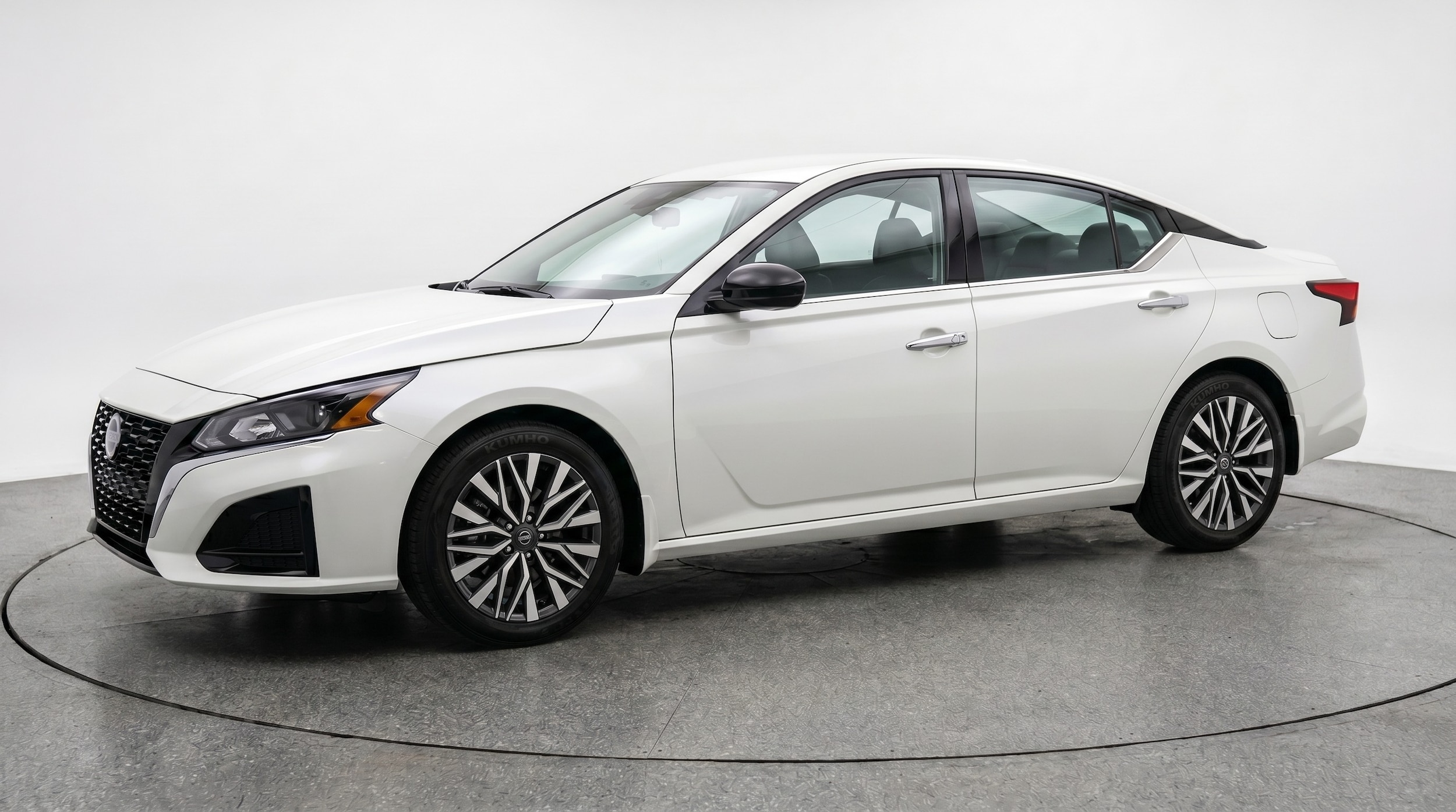 Thumbnail: 2025 Nissan Altima - 3