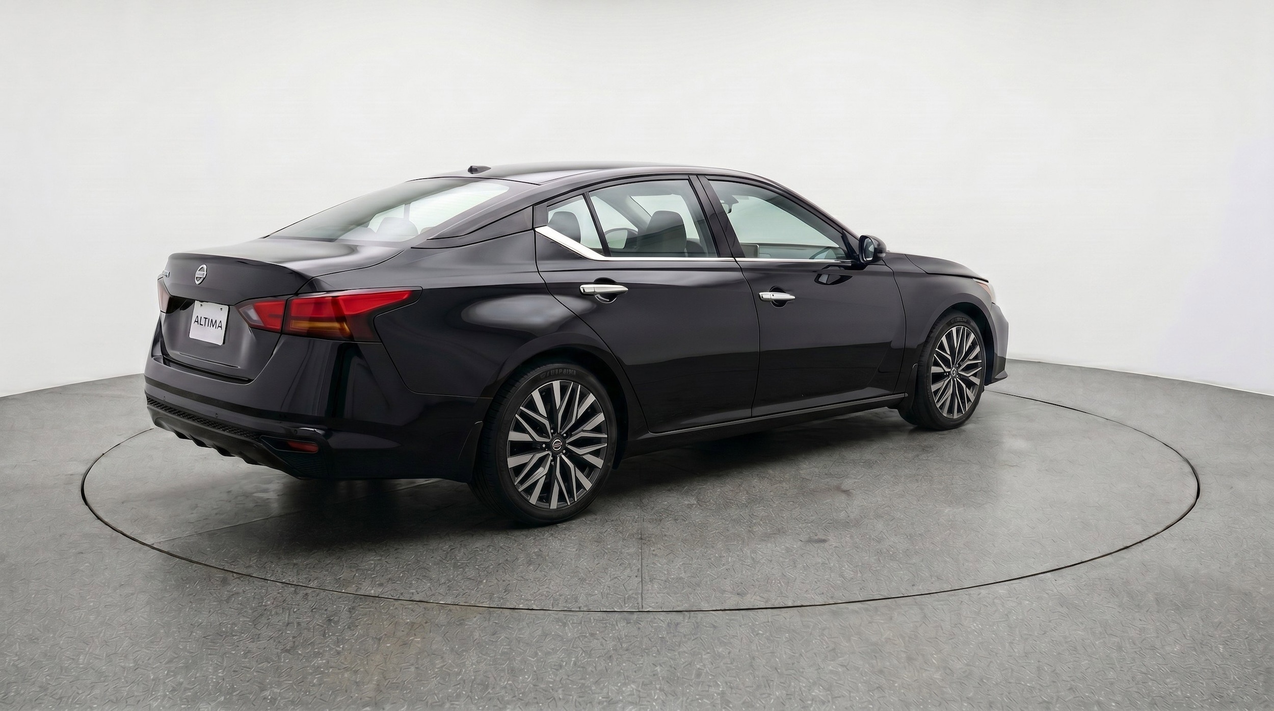 Thumbnail: 2025 Nissan Altima - 9