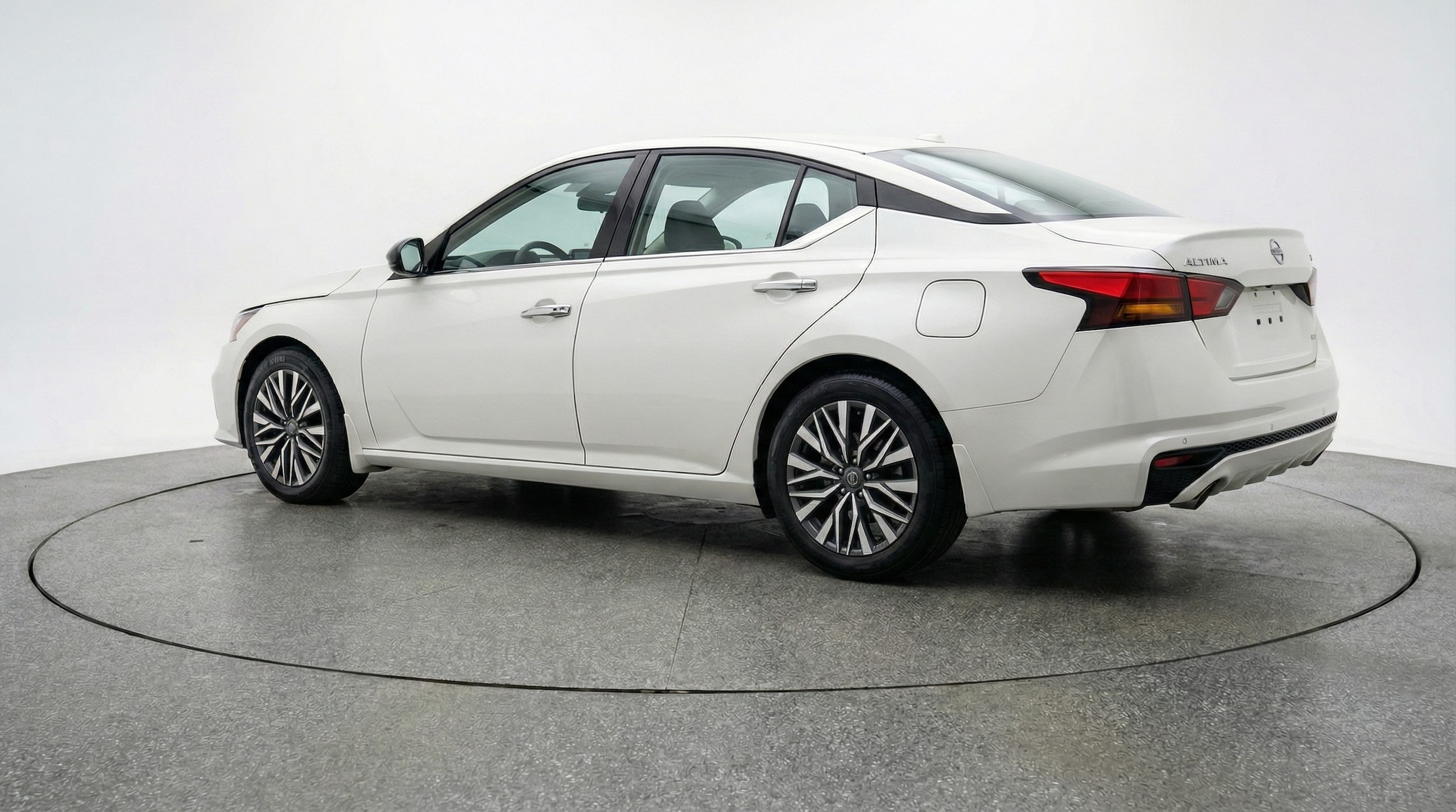 Thumbnail: 2025 Nissan Altima - 5