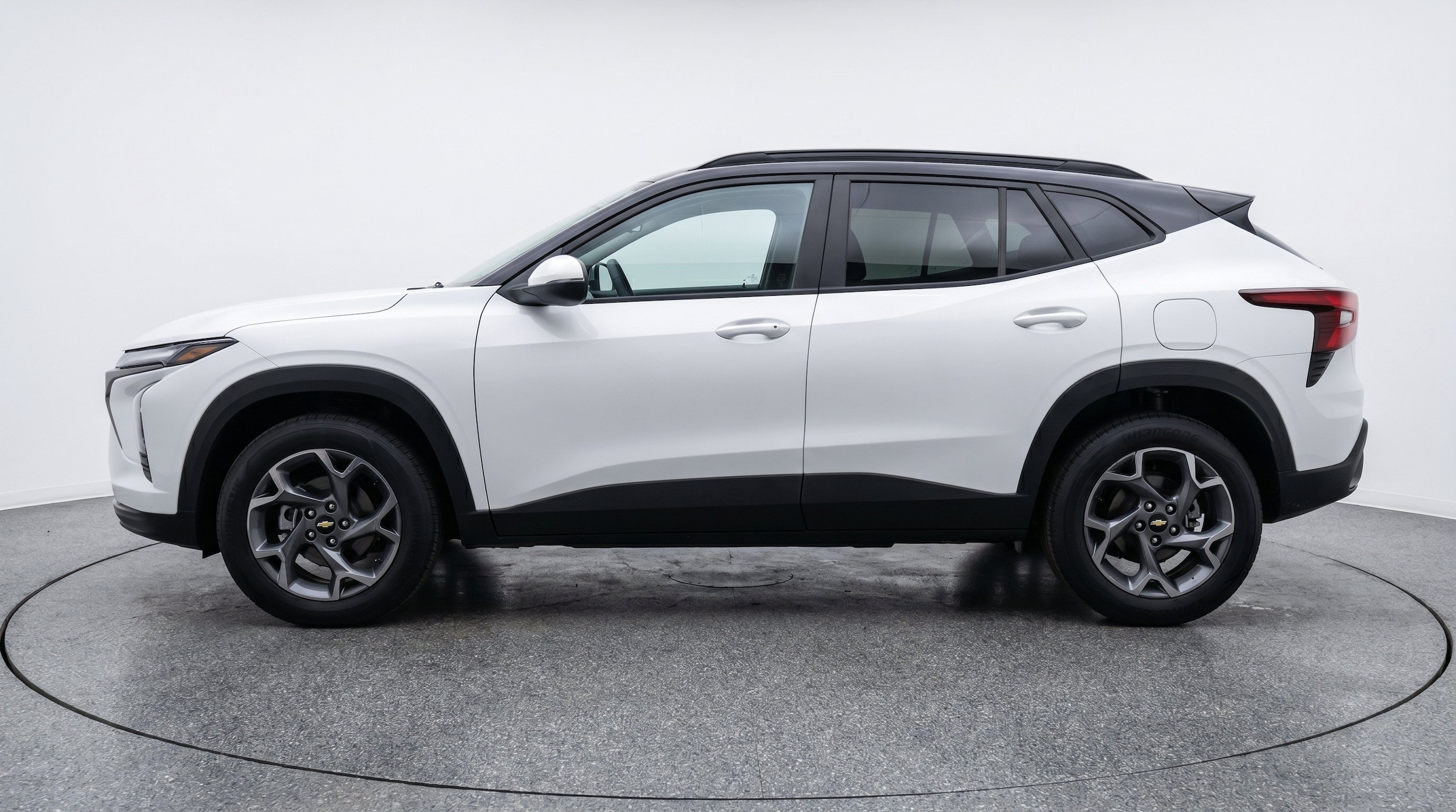 Thumbnail: 2025 Chevrolet Trax - 5