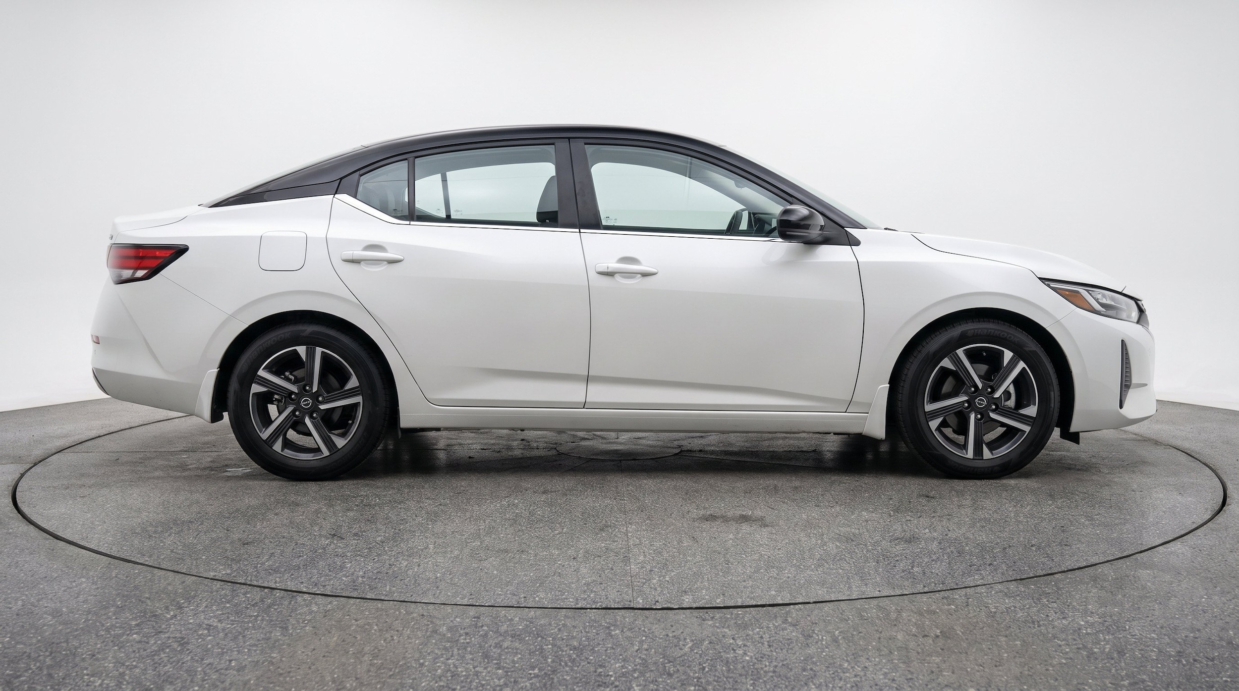 Thumbnail: 2025 Nissan Sentra - 10