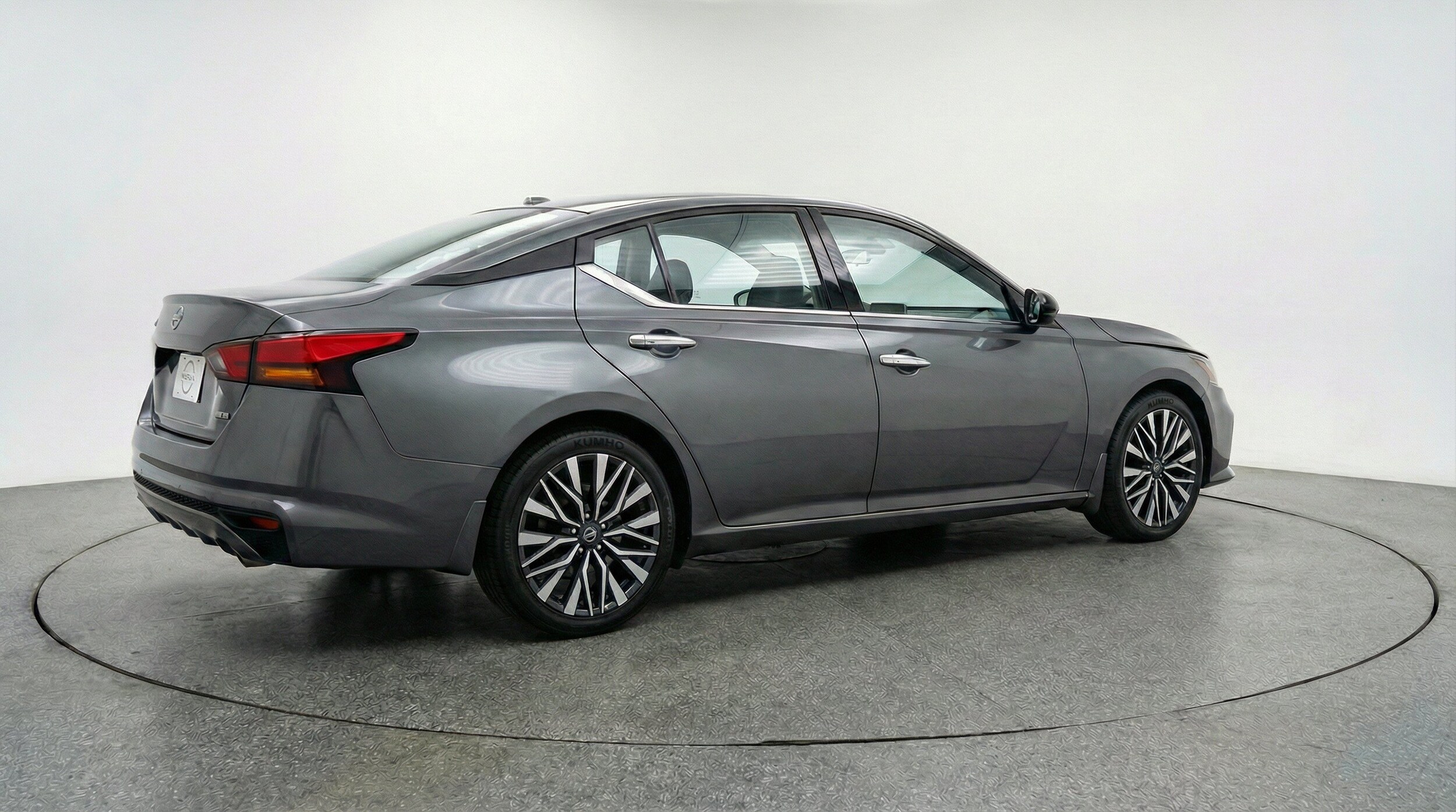 Thumbnail: 2025 Nissan Altima - 9
