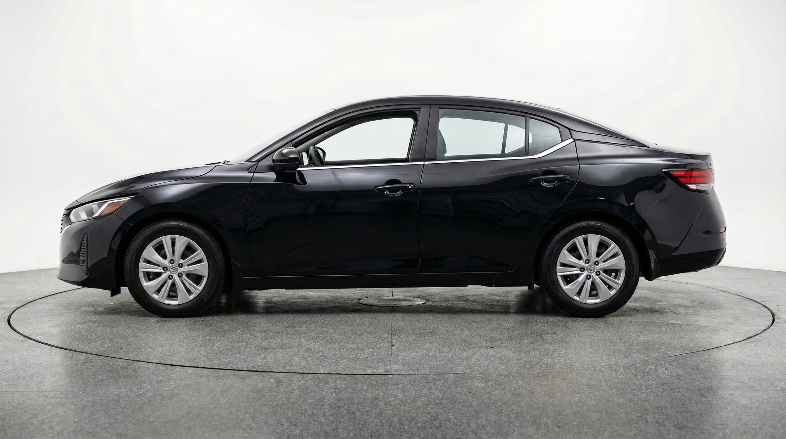 Thumbnail: 2025 Nissan Sentra - 5