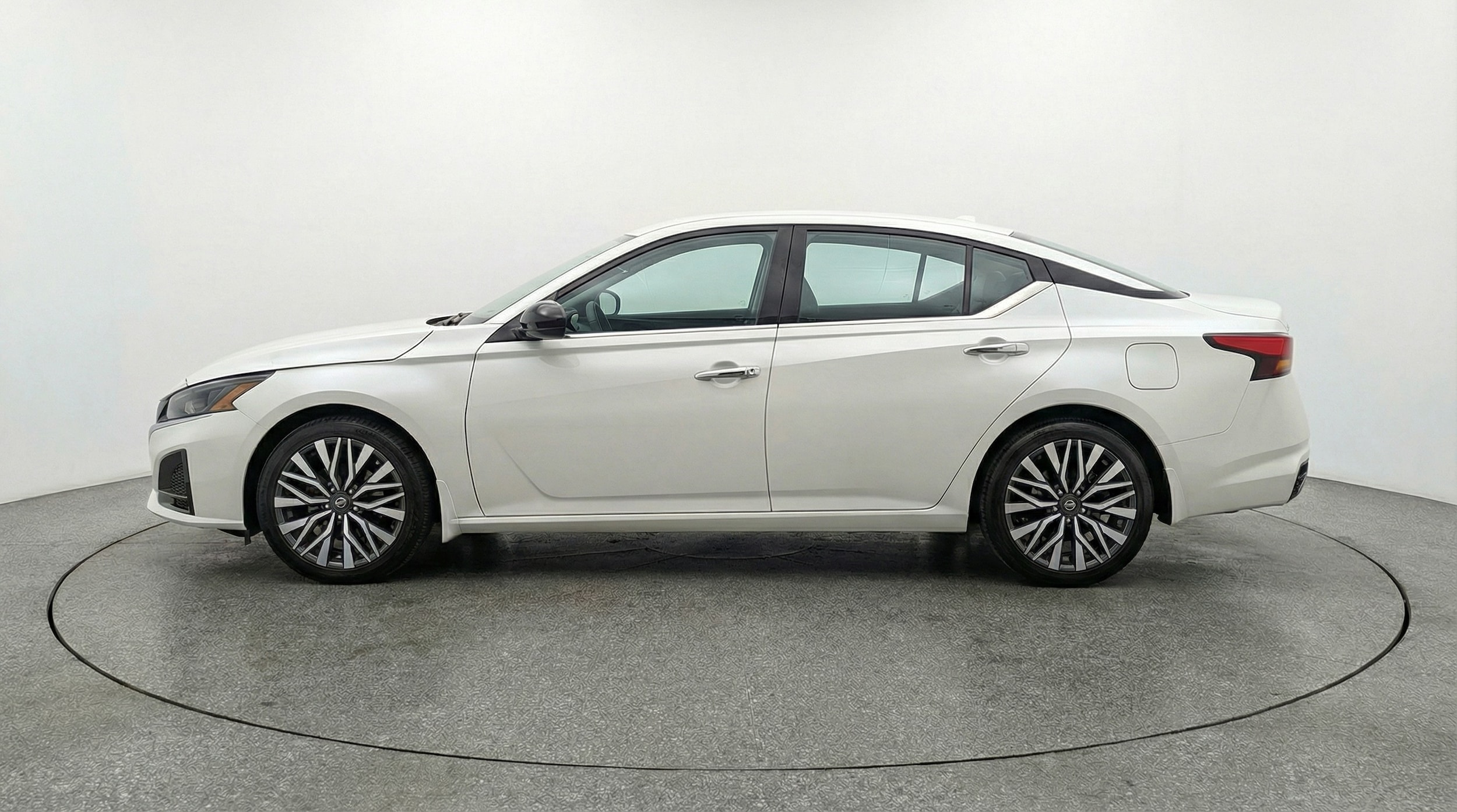 Thumbnail: 2025 Nissan Altima - 4