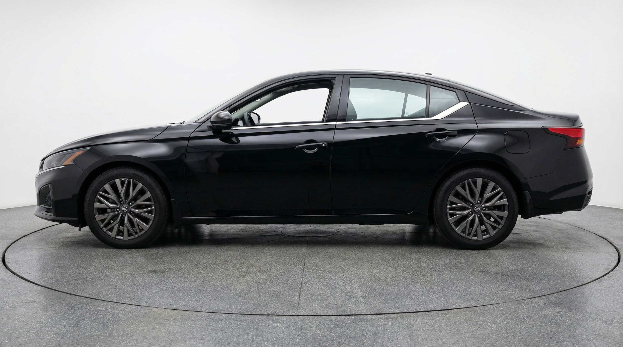 Thumbnail: 2025 Nissan Altima - 4