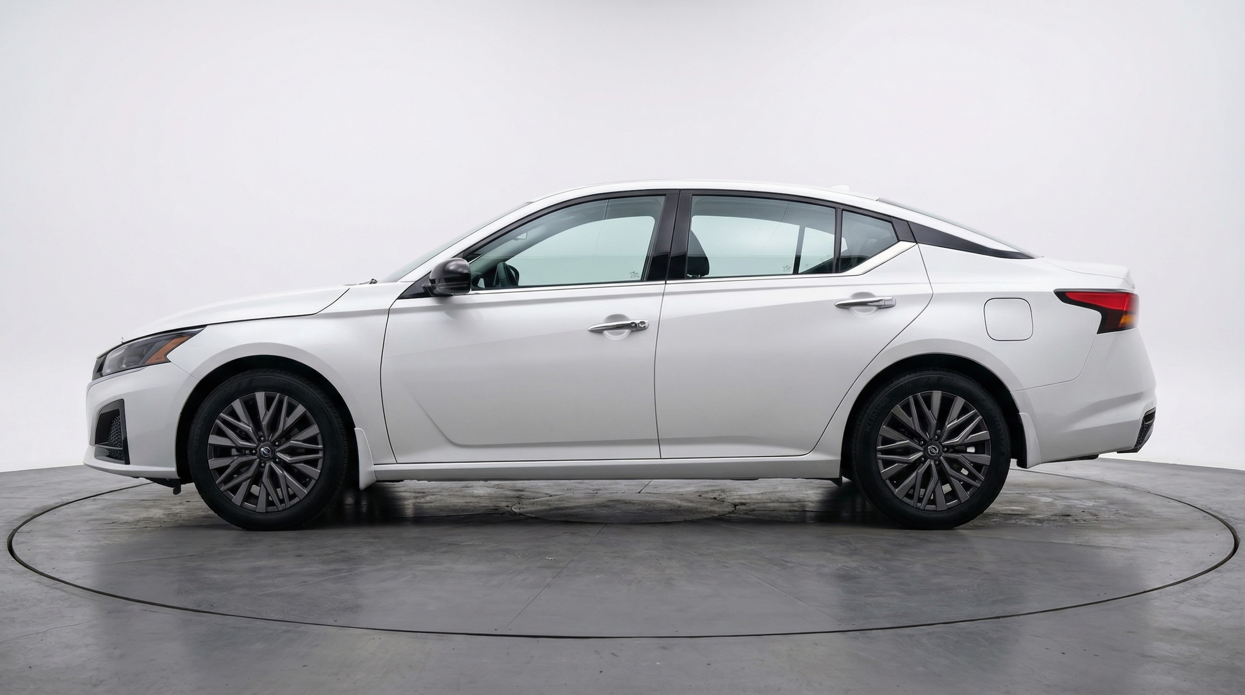 Thumbnail: 2025 Nissan Altima - 4