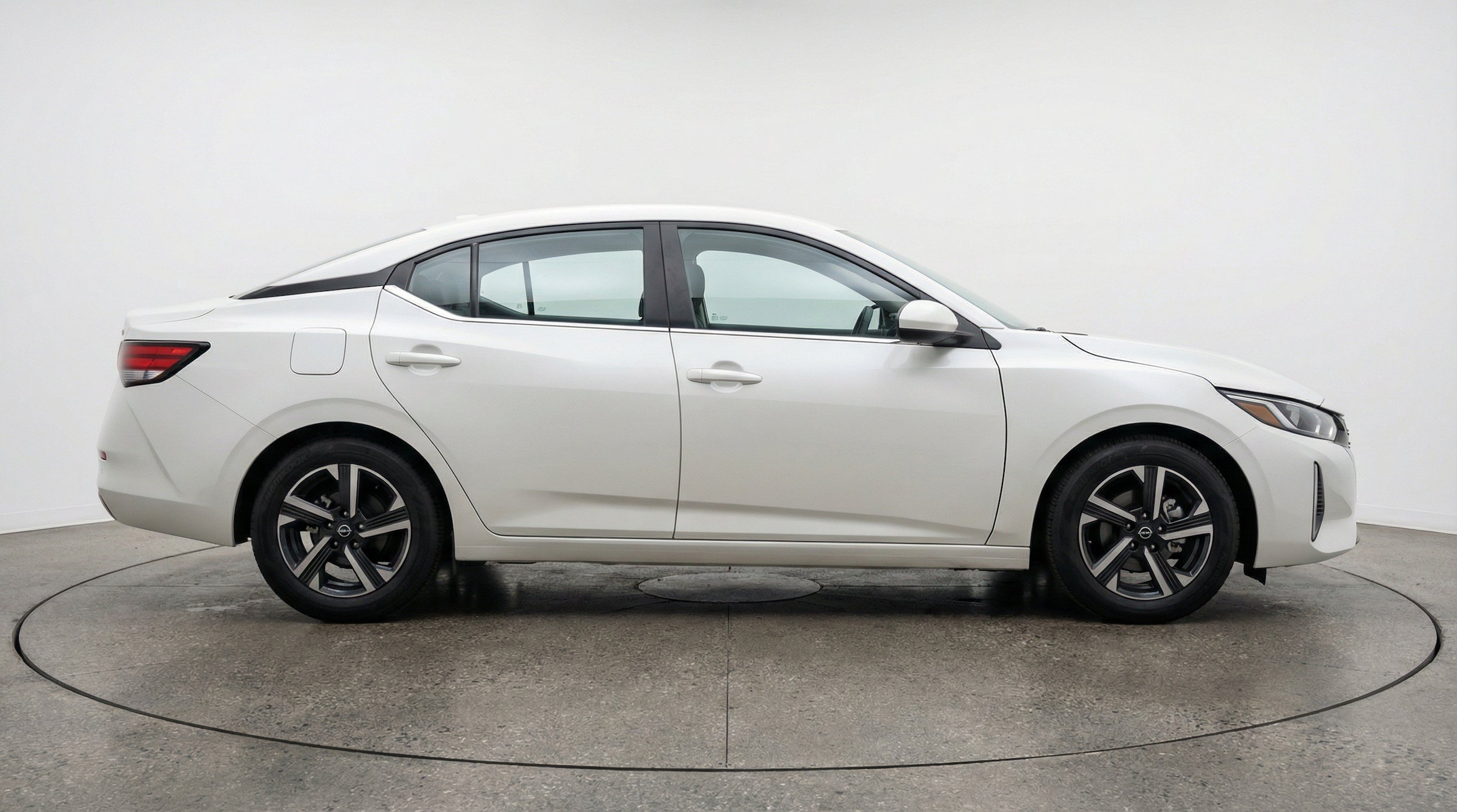 Thumbnail: 2025 Nissan Sentra - 11