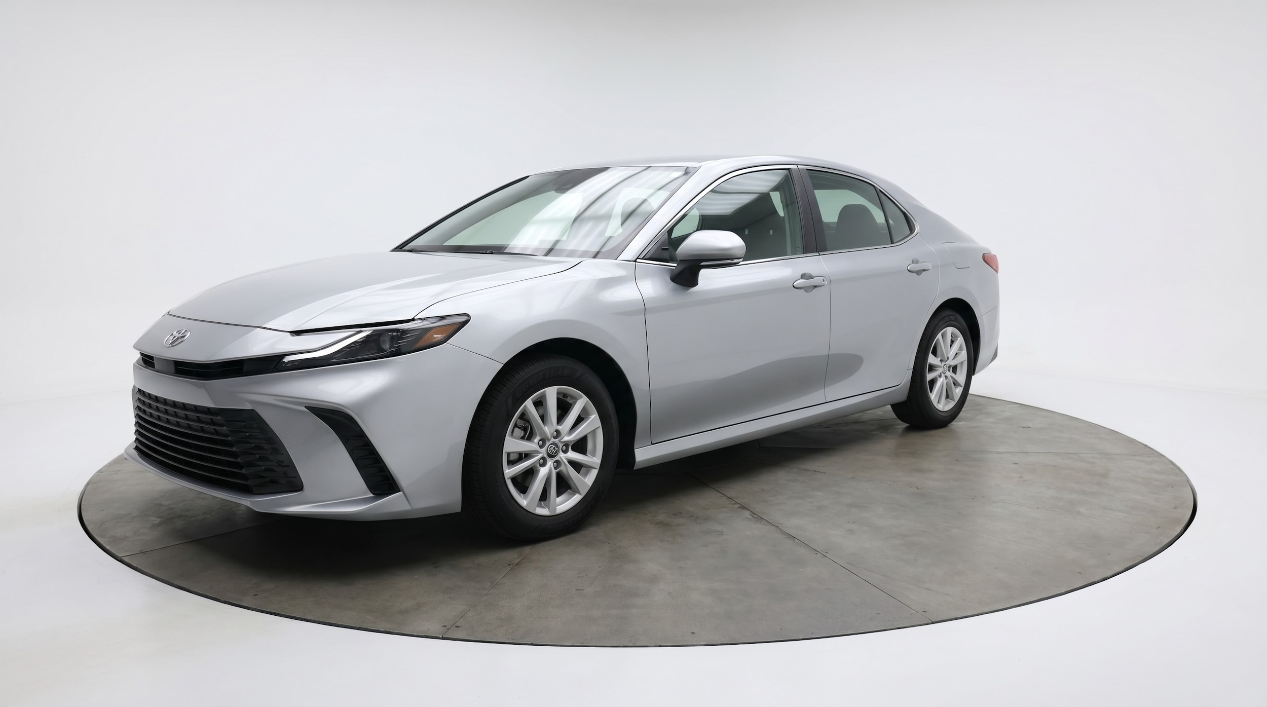 Thumbnail: 2025 Toyota Camry - 3