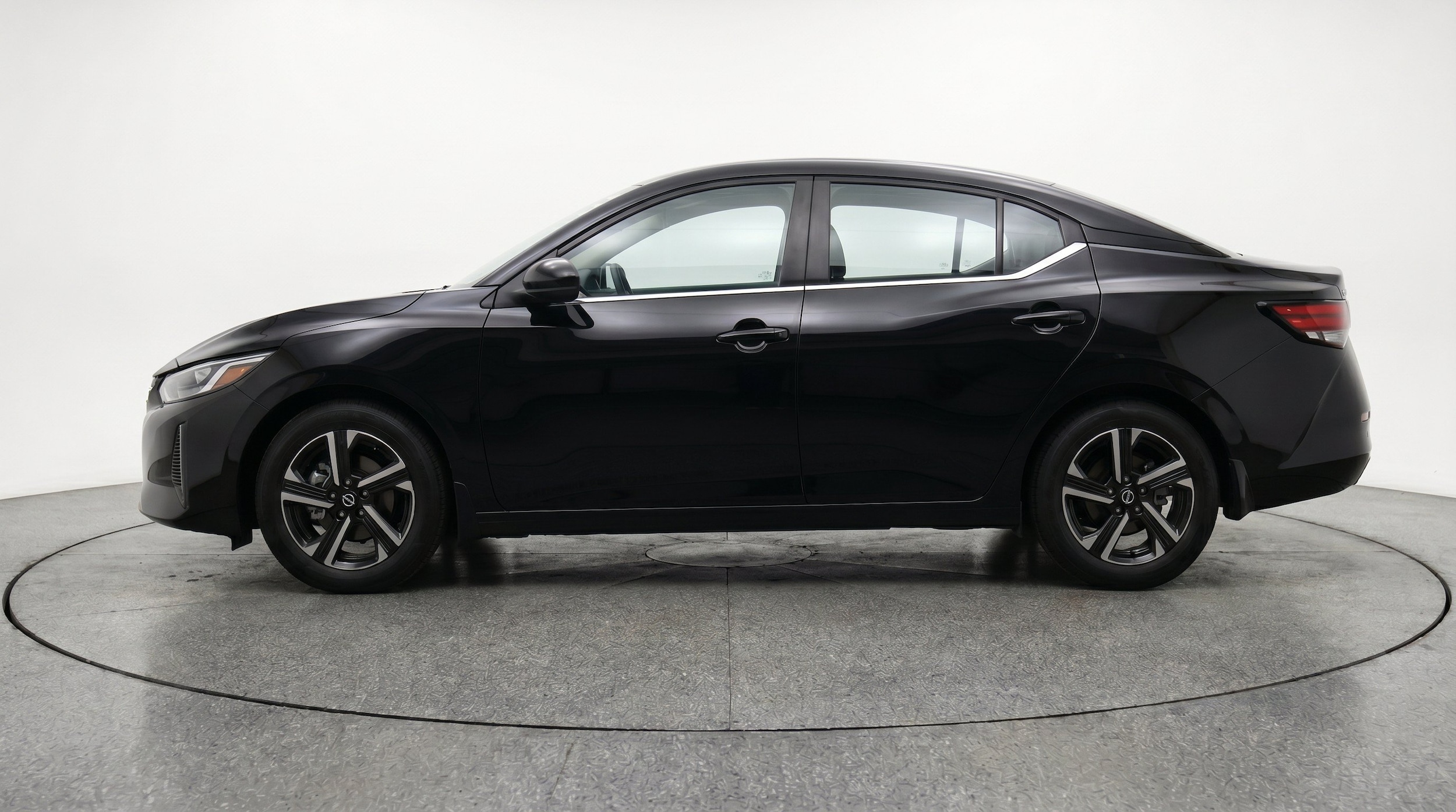 Thumbnail: 2025 Nissan Sentra - 5