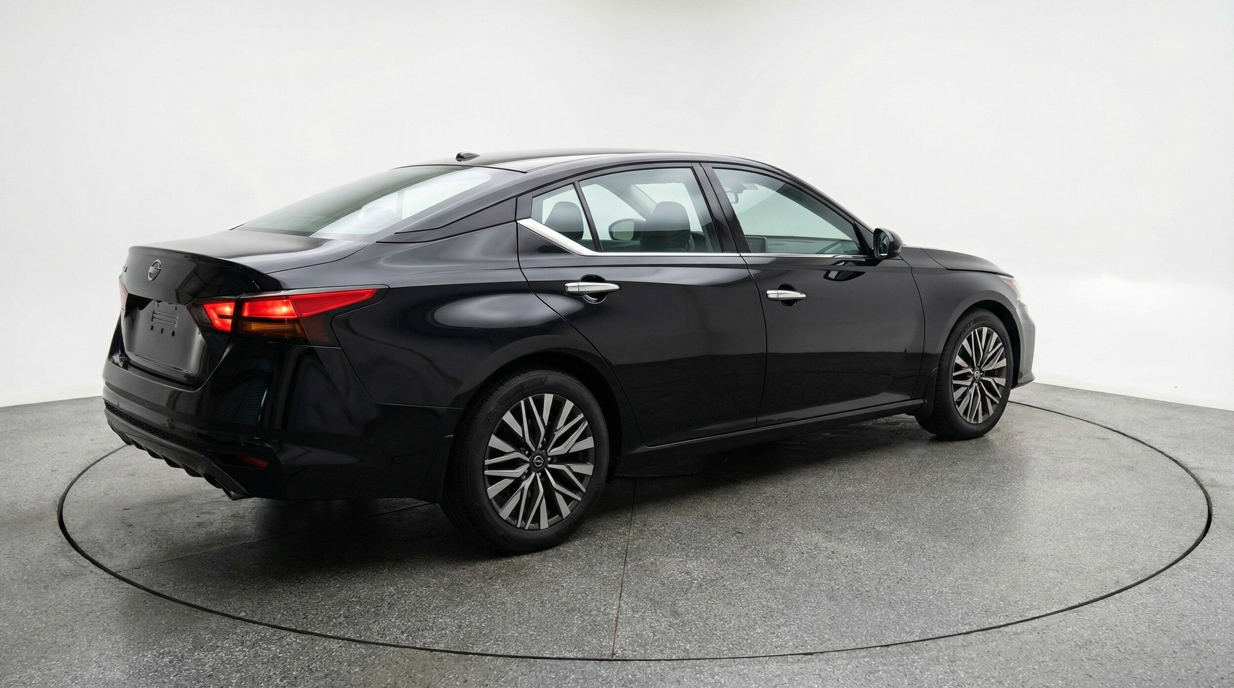 Thumbnail: 2025 Nissan Altima - 9