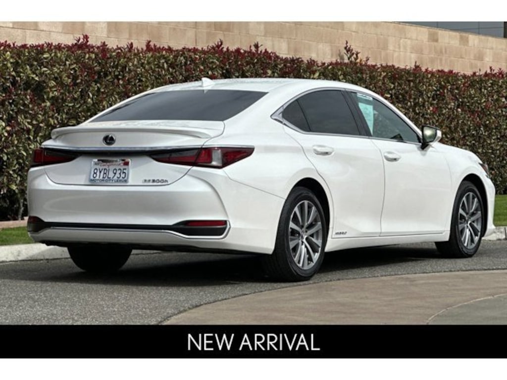 Certified 2021 Lexus ES ES 300h Sedan