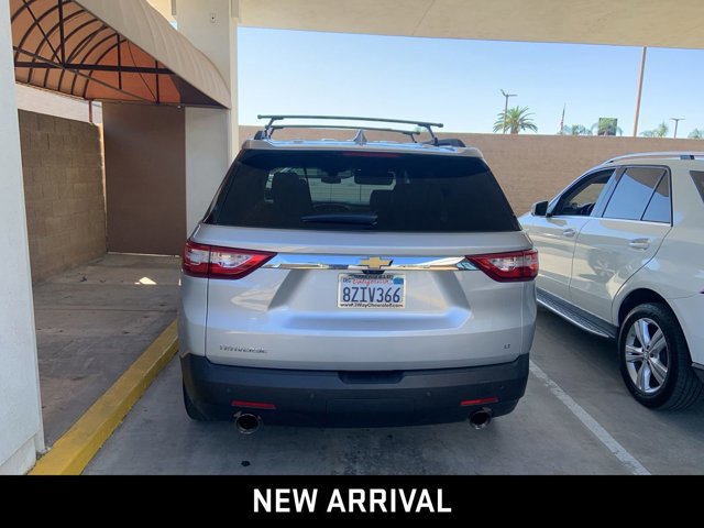 2021 Chevrolet Traverse Leather photo 2
