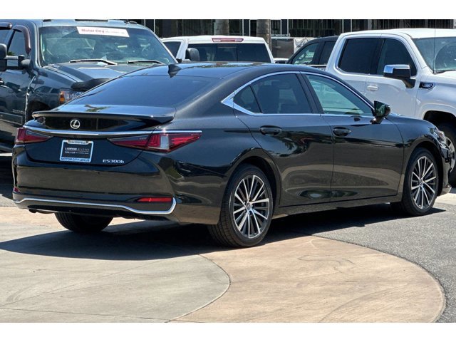 2024 Lexus ES 300h Premium photo 4
