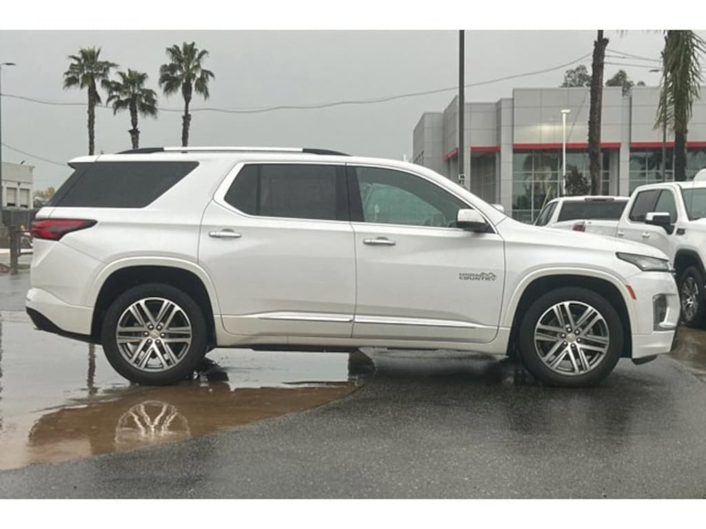 Used 2023 Chevrolet Traverse High Country SUV