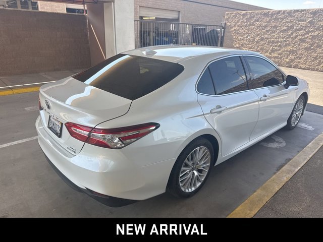 2020 Toyota Camry Hybrid XLE photo 4