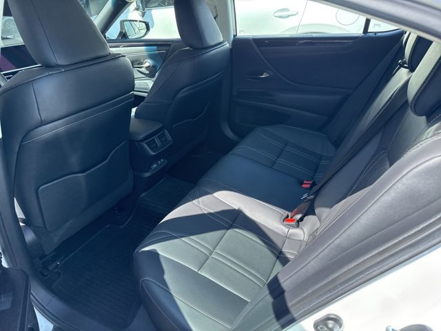 2020 Lexus ES 350 Luxury photo 4