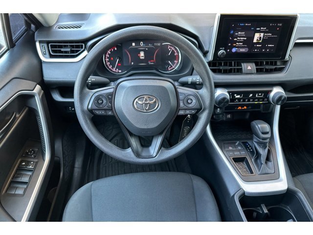 2023 Toyota RAV4 LE - Photo 14