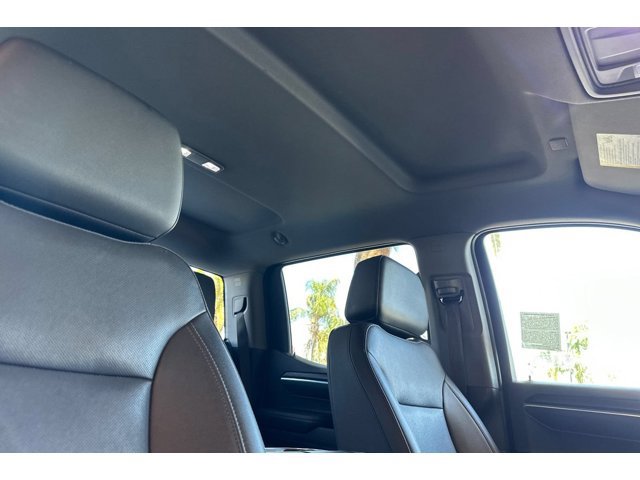 2023 GMC Sierra 1500 SLT - Photo 17