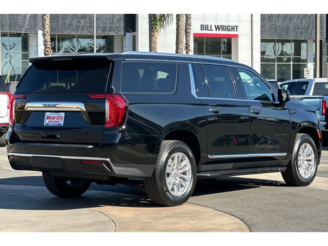2023 Gmc Yukon XL SLT photo 3