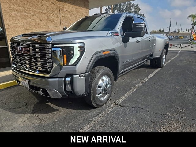 2025 GMC Sierra 3500HD Denali's photo