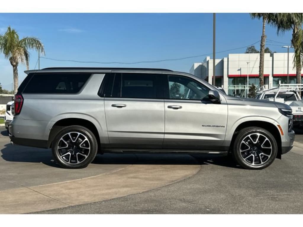 Used 2025 Chevrolet Suburban RST SUV