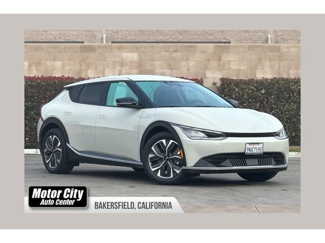 2024 Kia EV6 Light L/R's photo