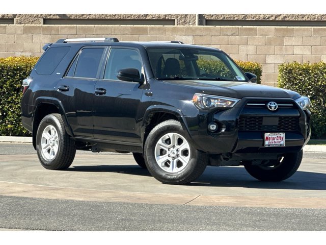 2023 Toyota 4Runner SR5 photo 2