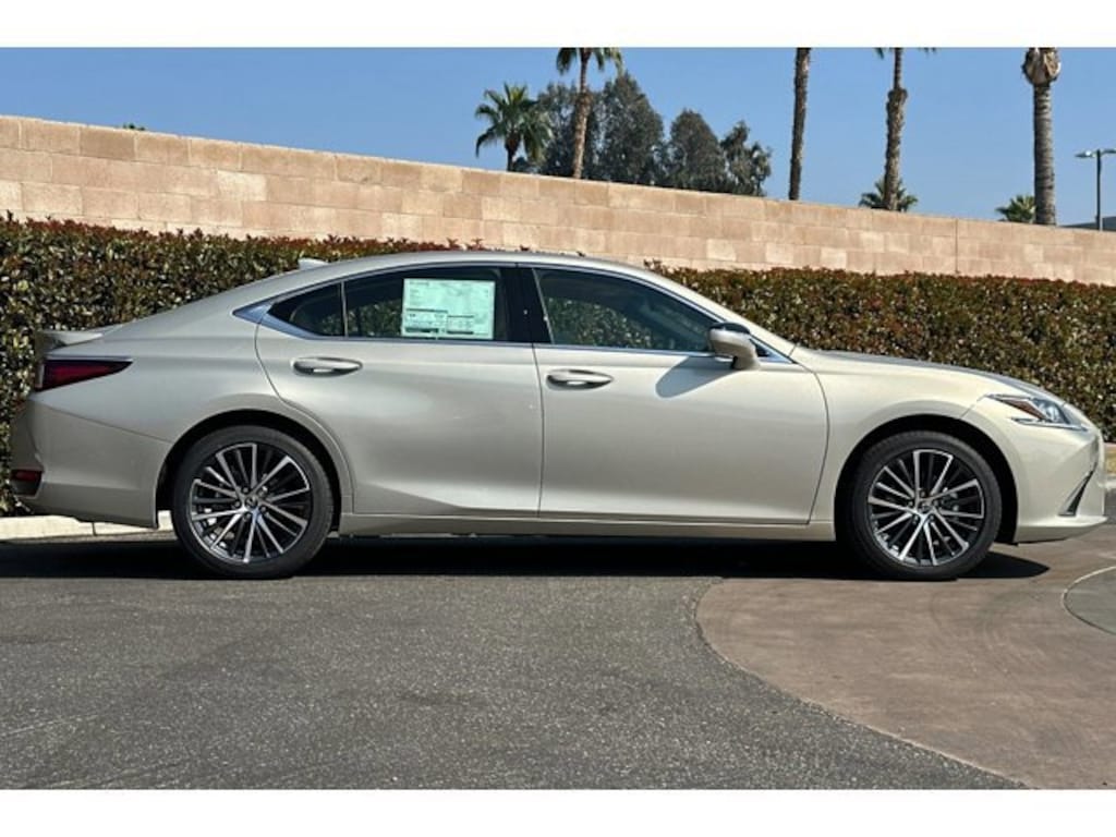 New 2025 Lexus ES 300h  Car