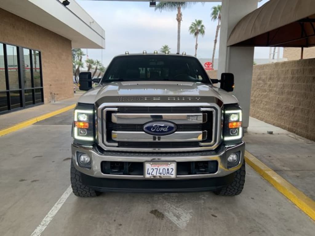 Used 2016 Ford Super Duty F-250 SRW Lariat Truck Crew Cab