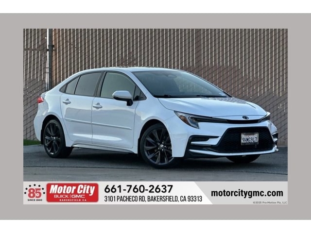 2023 Toyota Corolla SE's photo