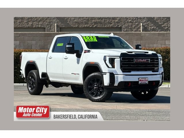 2025 GMC Sierra 4WD Crew Cab Standard Box AT4's photo