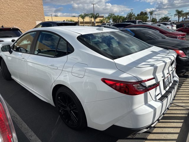 2025 Toyota Camry LE photo 4