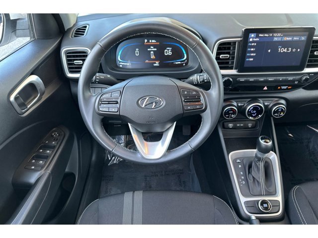 2025 Hyundai Venue SEL - Photo 14