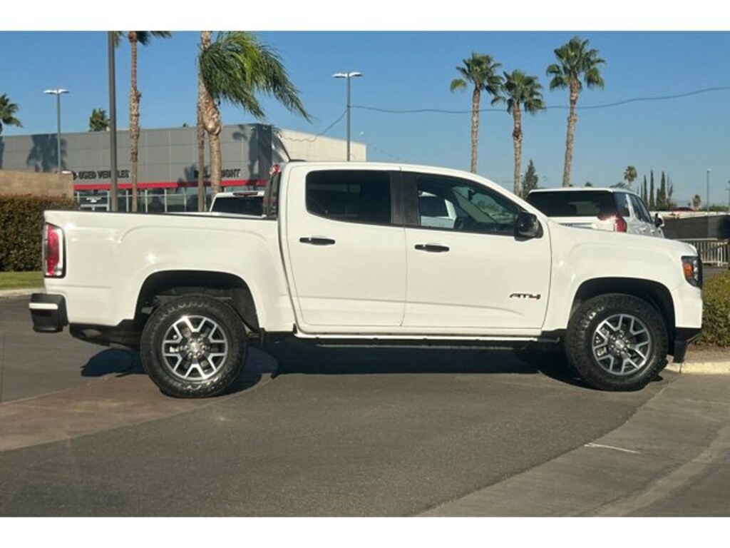 Used 2022 GMC Canyon 4WD AT4 w/Cloth Truck Crew Cab