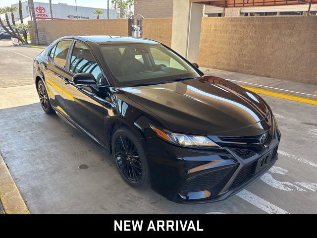 2022 Toyota Camry SE photo 3