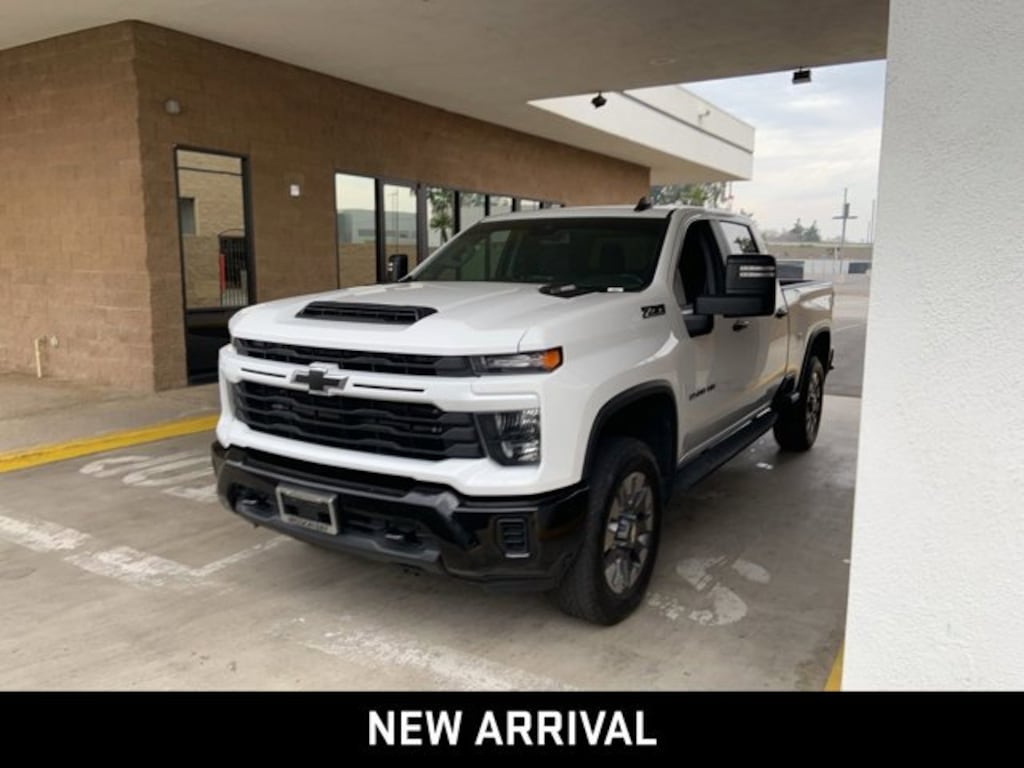 Used 2024 Chevrolet Silverado 2500HD Custom Truck Crew Cab