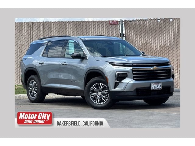 2025 Chevrolet Traverse FWD LT's photo