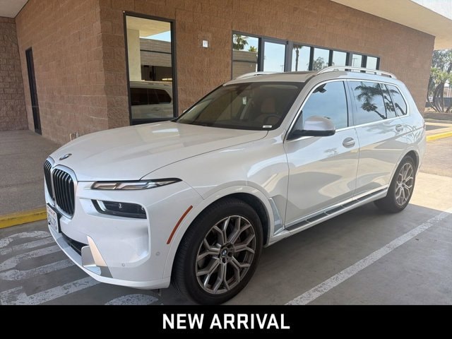 2023 BMW X7 xDrive40i's photo