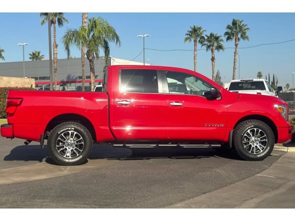 Used 2021 Nissan Titan SV Truck Crew Cab