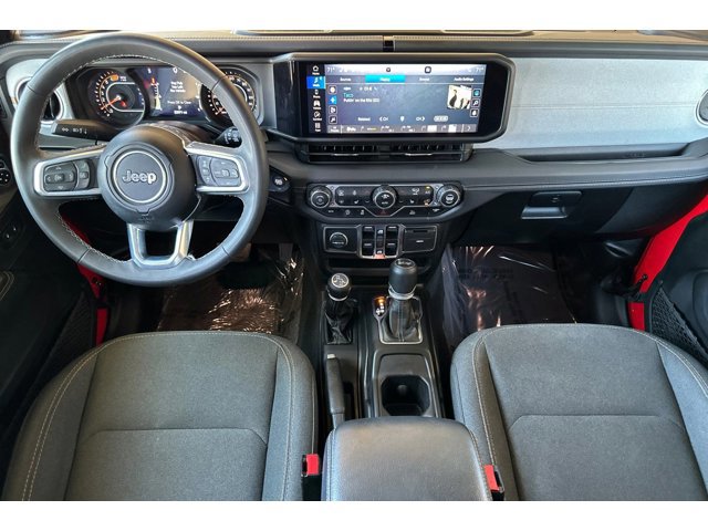 2025 Jeep Wrangler 4-Door Sahara - Photo 13