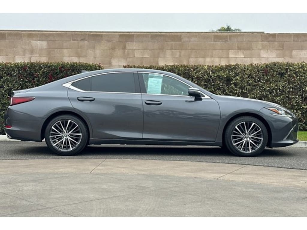 Certified 2022 Lexus ES 350 Sedan