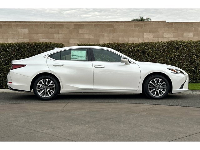 2025 Lexus ES 350 photo 3