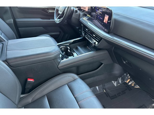 2026 Chevrolet Suburban RST - Photo 18