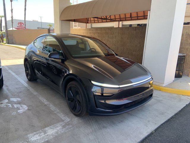 2026 Tesla Model Y Long Range photo 3