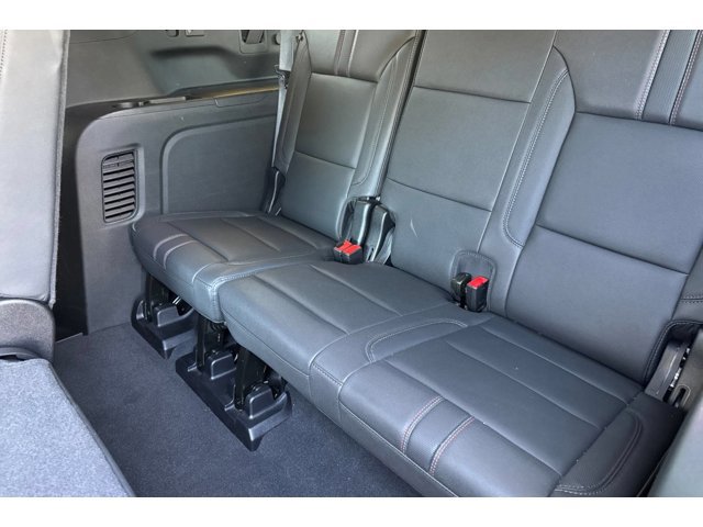2026 Chevrolet Suburban RST - Photo 16