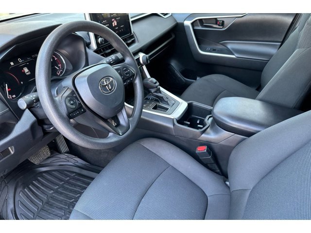 2023 Toyota RAV4 LE - Photo 10