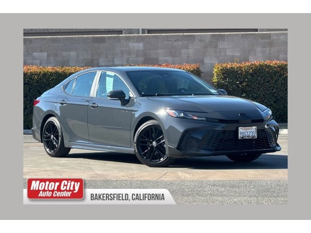 2026 Toyota Camry SE Hybrid's photo