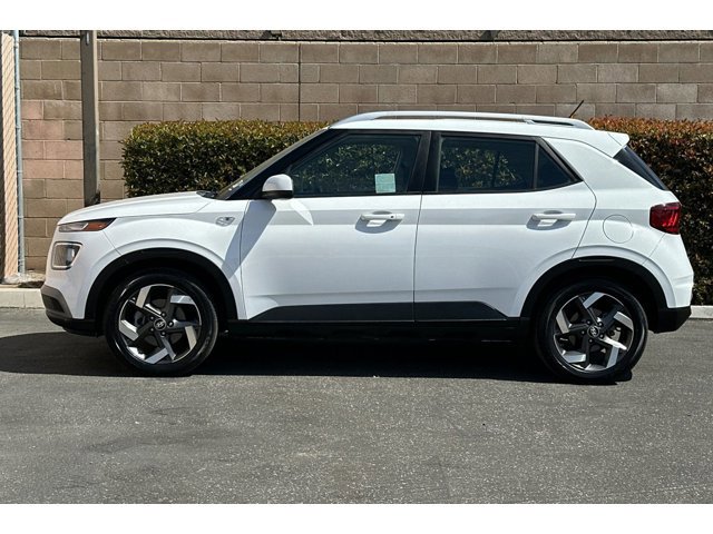 2025 Hyundai Venue SEL - Photo 7