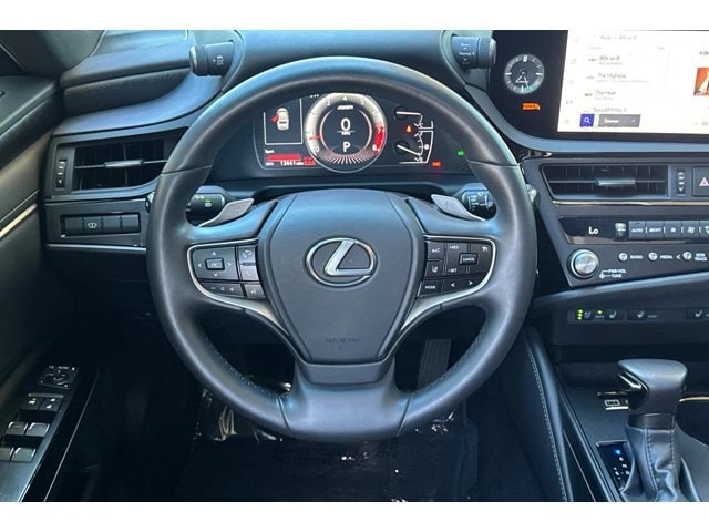 2025 Lexus ES 350 - Photo 15