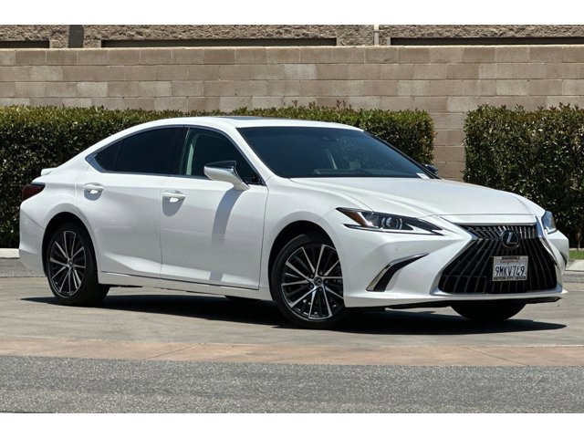 2024 Lexus ES 300h Premium photo 2